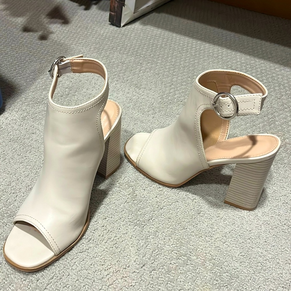 Off white open toe sandal booties   size 9 1/2